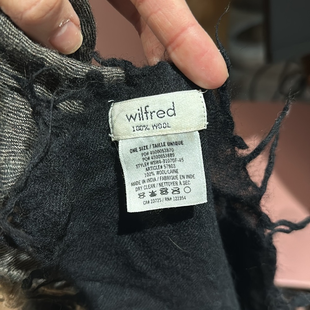 Aritzia Wilfred Rectangular Scarf - image 3